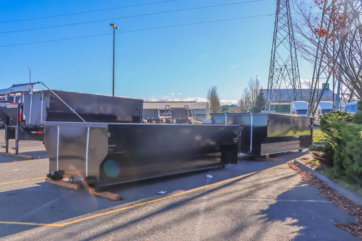 Professional dumpster rental and junk removal service in China